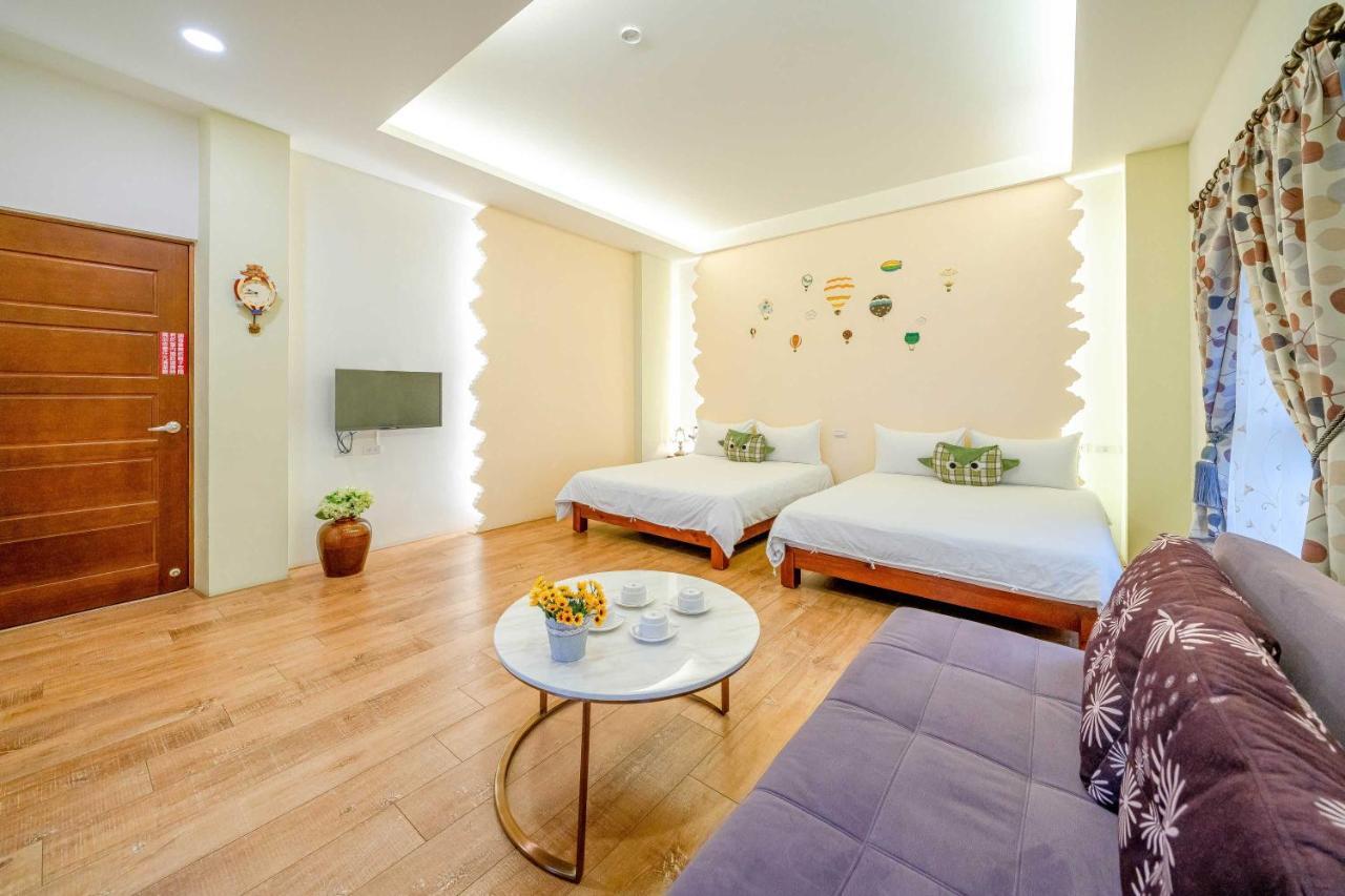Aurora Castle Guest House Luodong Exterior photo
